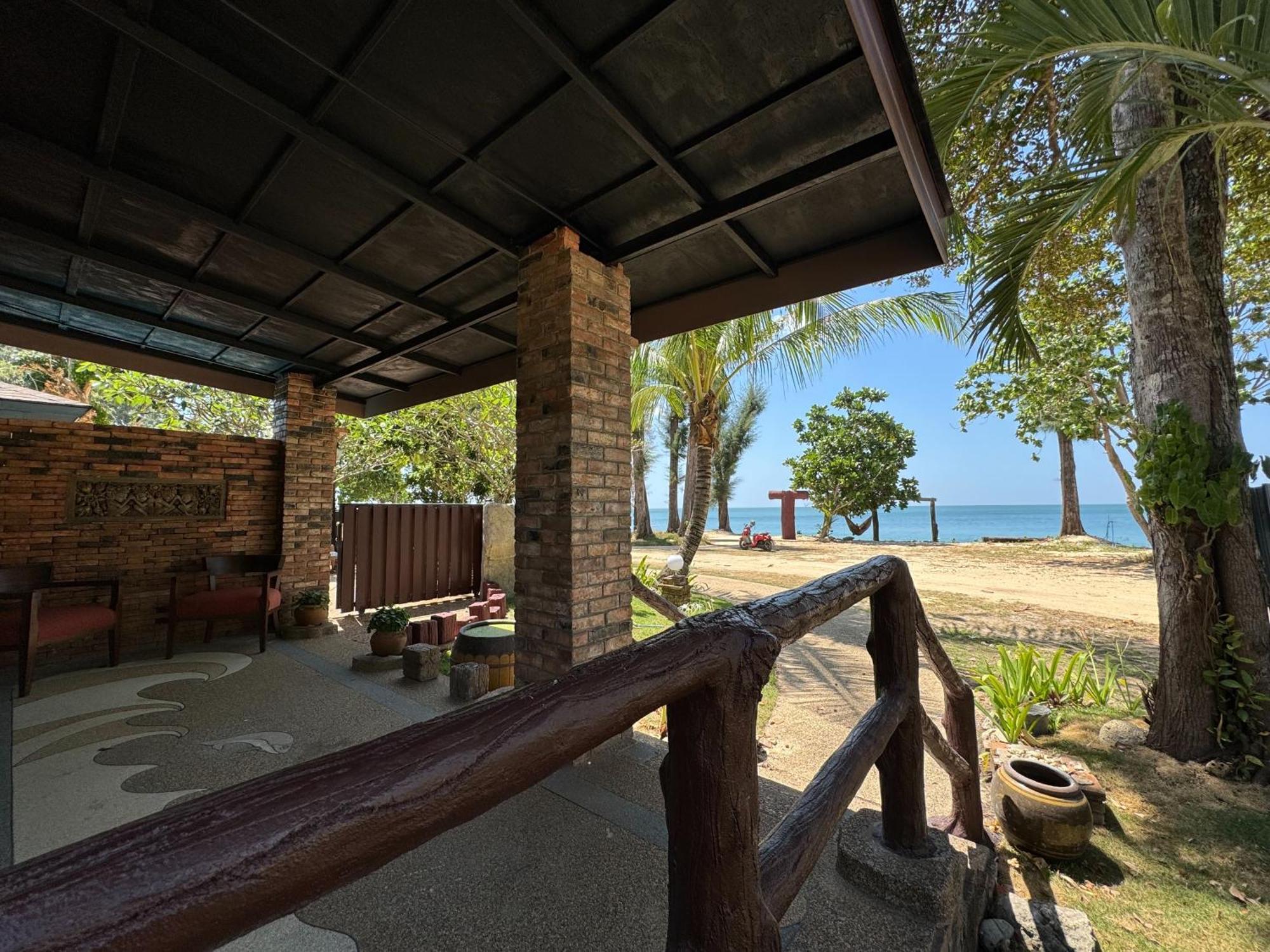 Beach Bungalow At Lanta Resort Ko Lanta Extérieur photo